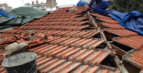 Réparation de toiture pas chère avec le couvreur Agguini Couverture